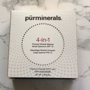 PUR mineral 4-in-1 foundation